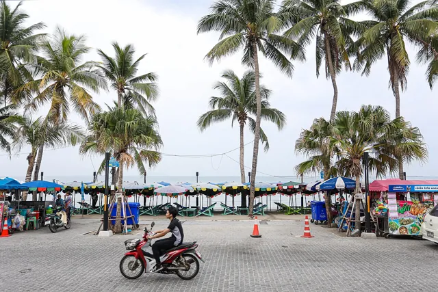 หาดบางแสน