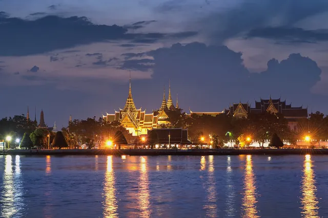 พระบรมมหาราชวัง และวัดโพธิ์
