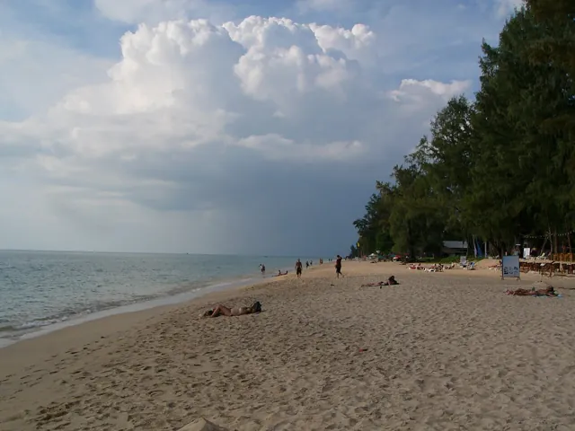 หาดพระแอะ (ลองบีช)