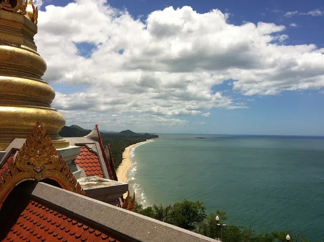 หาดแม่รำพึง บางสะพาน